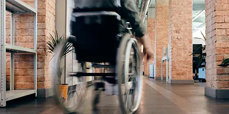 Lire la traduction française de l'article d'opinion de Ioannis Vardakastanis et Haydn Hammersley sur Social Europe (07/05/2024) - Persons with disabilities: removing the barriers