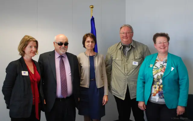 20/04/2015 : la délégation du BDF et de l'EDF avec la Commissaire européenne Marianne Thyssen - Enlarge the image